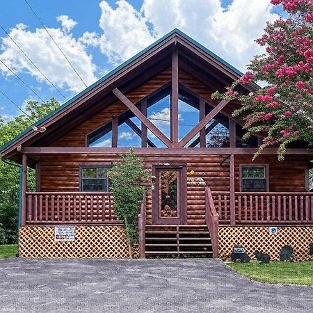 Always Kiss Me Goodnight- Hot Tub, You Get 1089 Of Free Area Attraction Tickets For Each Paid Day! Pigeon Forge Exterior photo